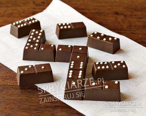 Domino z czekolady jako pomysł na słodką zabawę