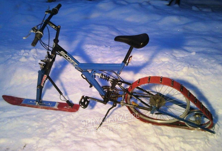 Domowa wersja roweru zimowego z węża pożarniczego