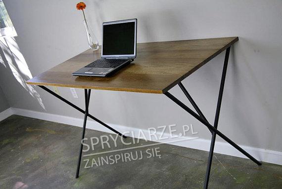 Minimalistyczne biurko