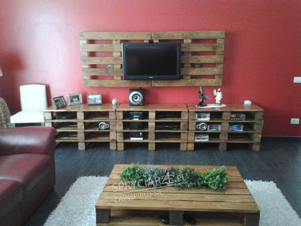 Zestaw mebli do salonu z drewnianych palet