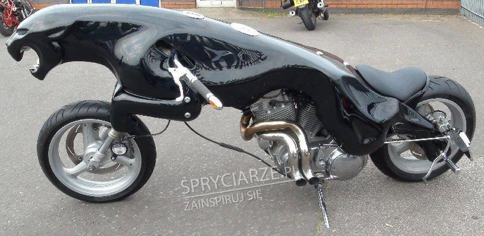 Rzeźbiony motocykl który u każdego wzbudza zachwyt