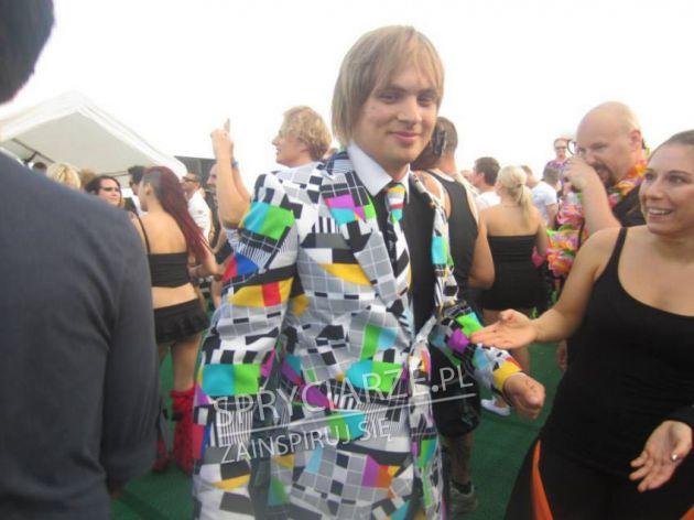 Marynarka z telewizyjnym wzorkiem