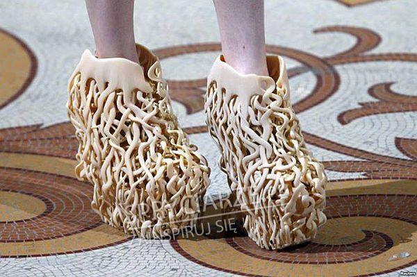 Bardzo nietypowe szpileczki