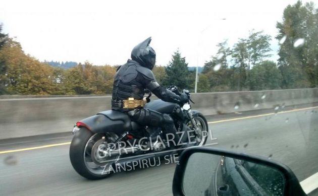 Motocyklowy strój dla fanów Batmana