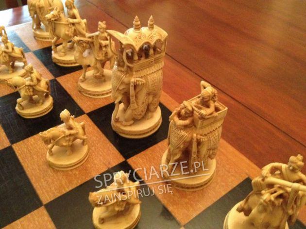 Przepięknie wykonane szachy