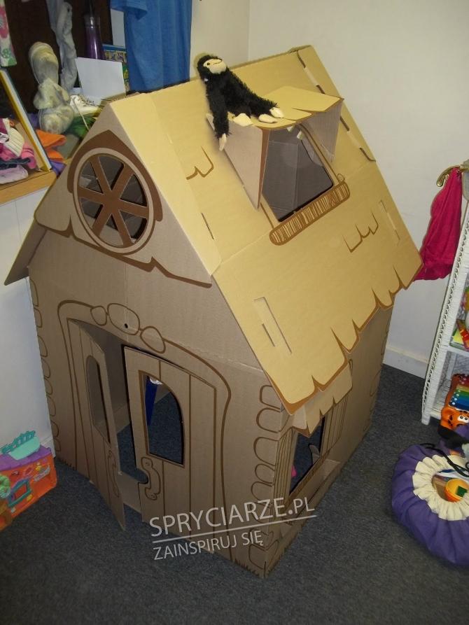 Prosty sposób na wykonanie świetnego domku z kartonu do zabawy