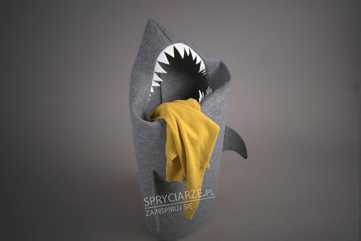 Kosz na brudne ubrania w kształcie rekina