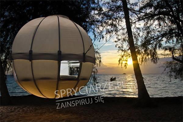 Wiszący namiot w kształcie kuli