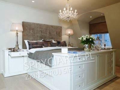 Łóżko połączone z szafkami