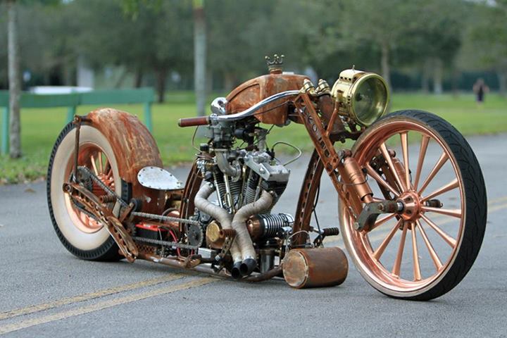 Motocykl zbudowany od podstaw w stylu Steampunk