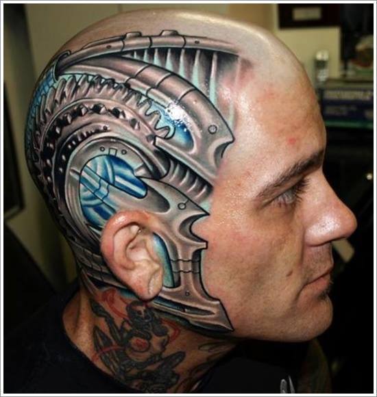 Ludzie prześcigają się w pomysłach na tatuaże