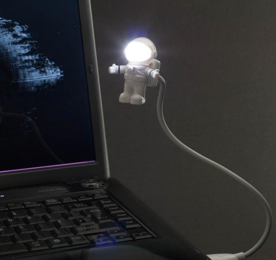 Mały astronauta jako lampka na USB