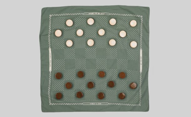 Chusta na głowę, która jest jednocześnie planszą do gry