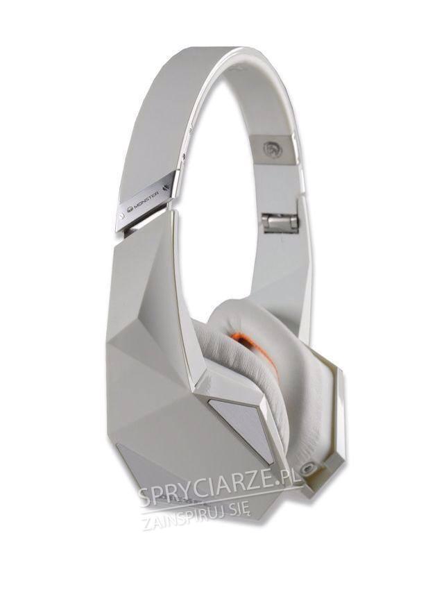 Kanciasty design słuchawek