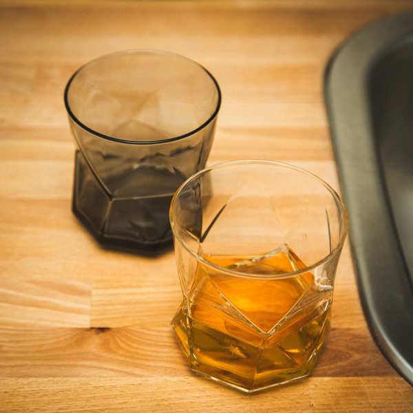 Identyczne szklanki do whisky były w filmie Blade Runner