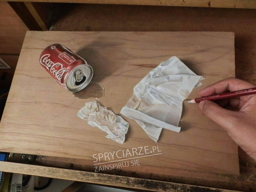 Rysunek na drewnie który wprawia w osłupienie