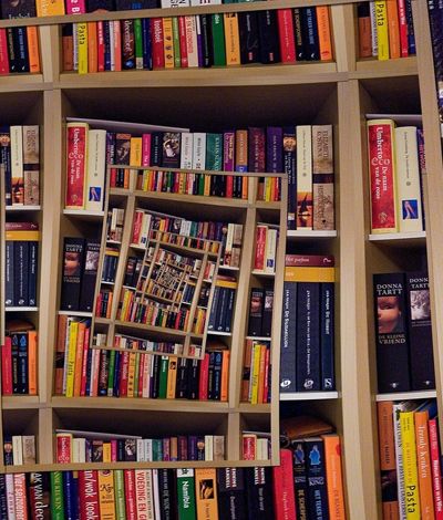 To nie fotomontaż. To prawdziwa półka