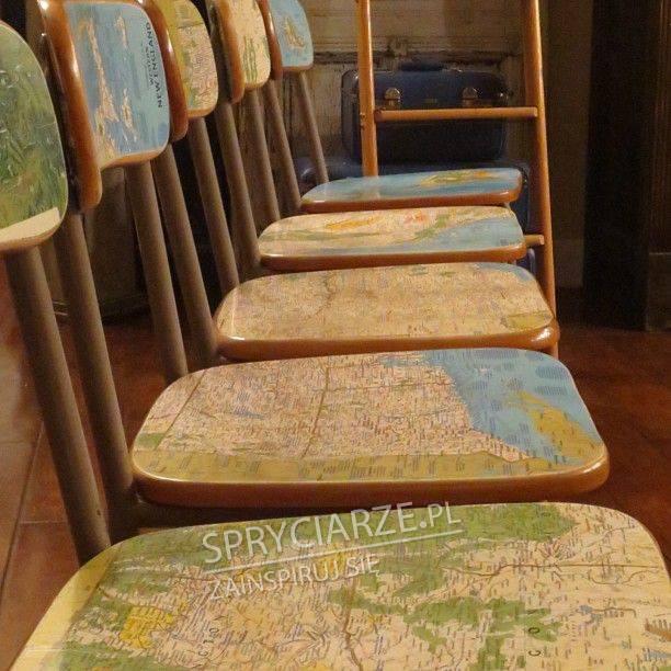 Krzesła z mapami