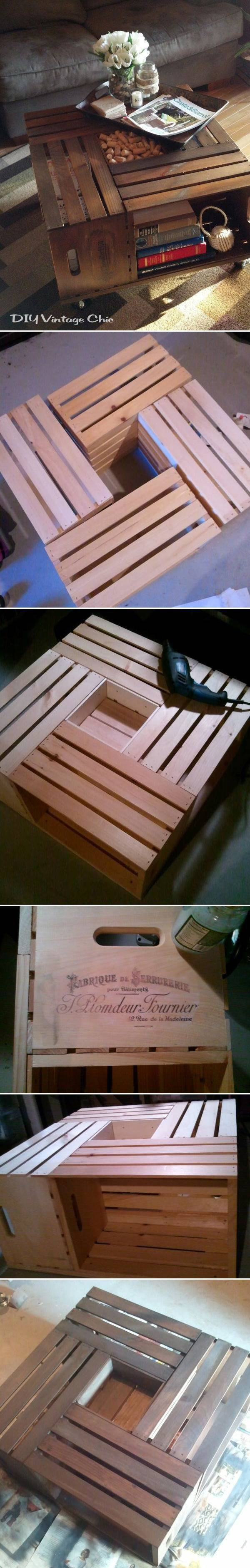 Stolik kawowy ze starych skrzyni 