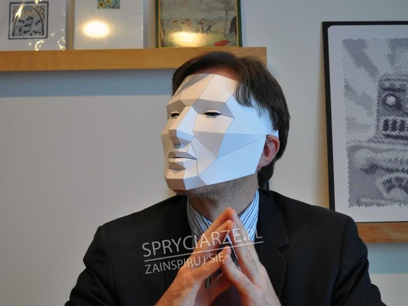 Profesjonalna maska z papieru