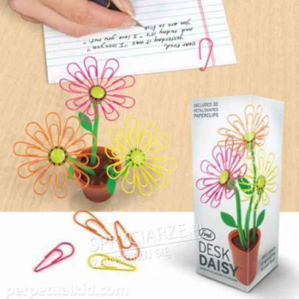  Stojak na spinacze biurowe w kształcie kwiatka