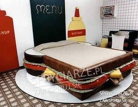 Łóżko w kształcie kanapki