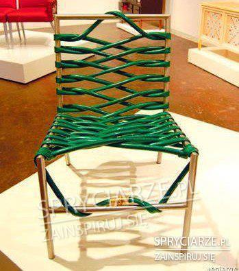 Krzesło z węża ogrodowego