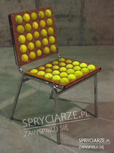 Krzesło z piłeczek tenisowych